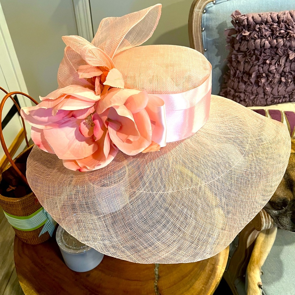 Pink hat. Kentucky Derby. Used, no flaws.